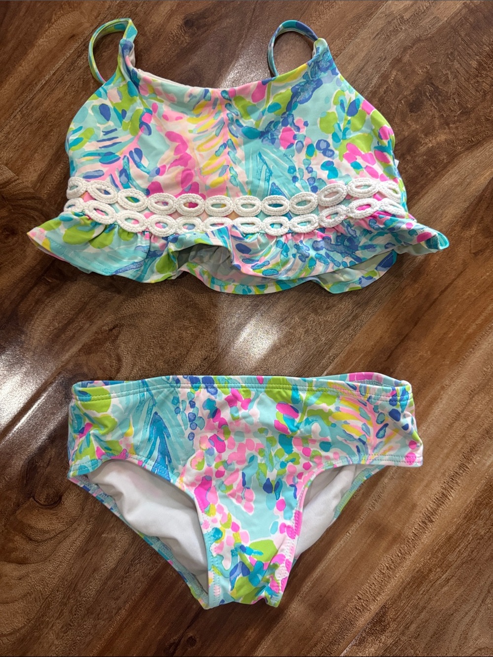 Lilly Pulitzer catch the wave 2 piece swimsuit size 5
